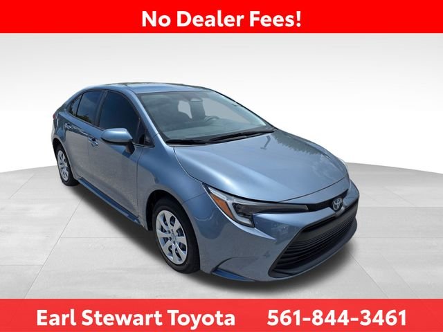 Used 2024  Toyota LE image 3