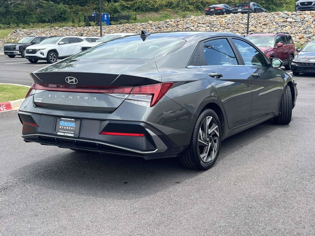 Used 2024 Gray Hyundai SEL image 3