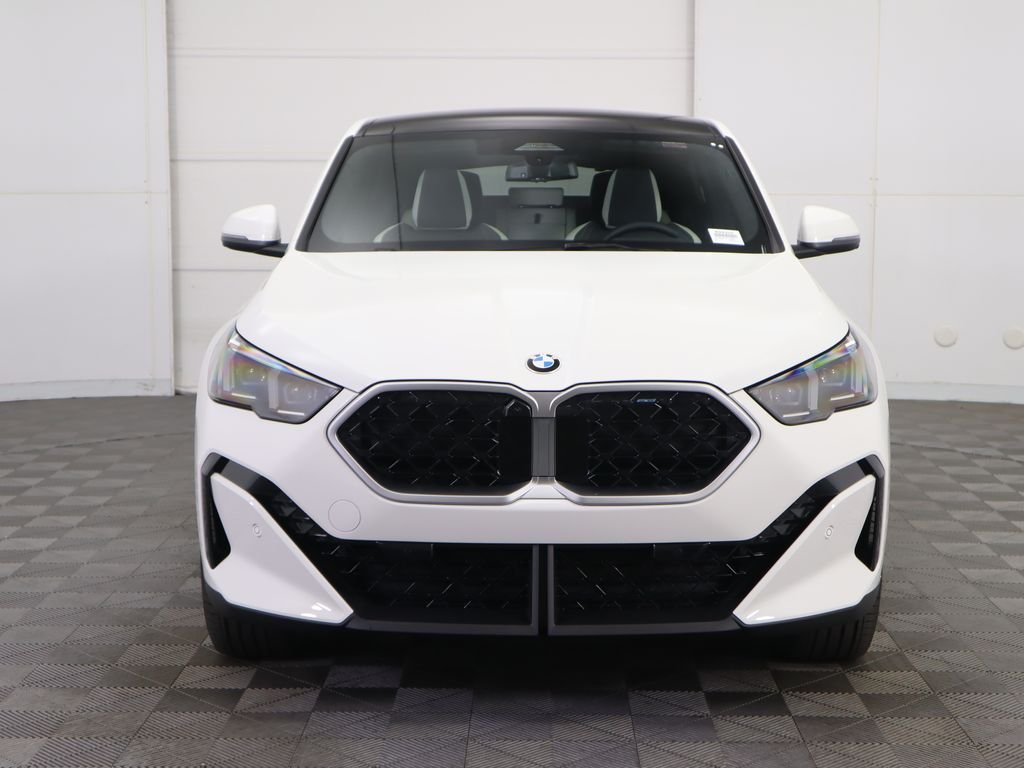 Used 2026 Alpine White BMW xDrive28i image 3