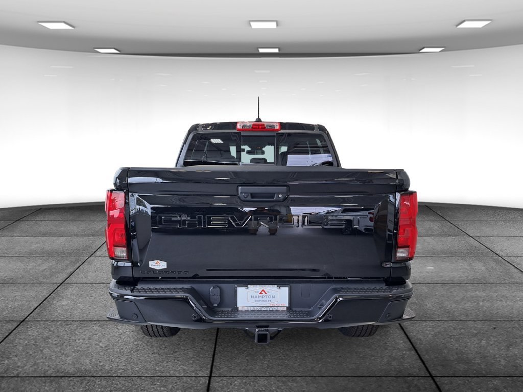 2026 Chevrolet Colorado Z71 Crew Cab Pickup Slide 4