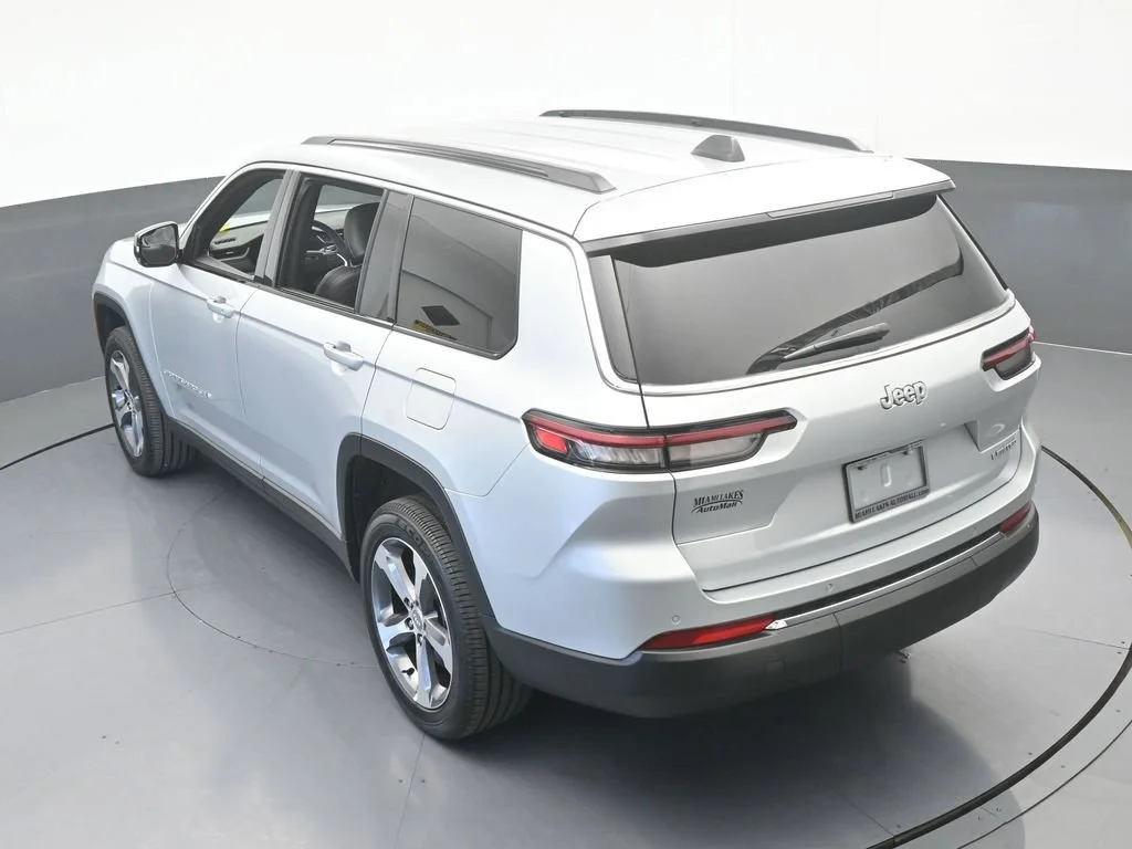 Used 2025 Silver Jeep Limited image 51