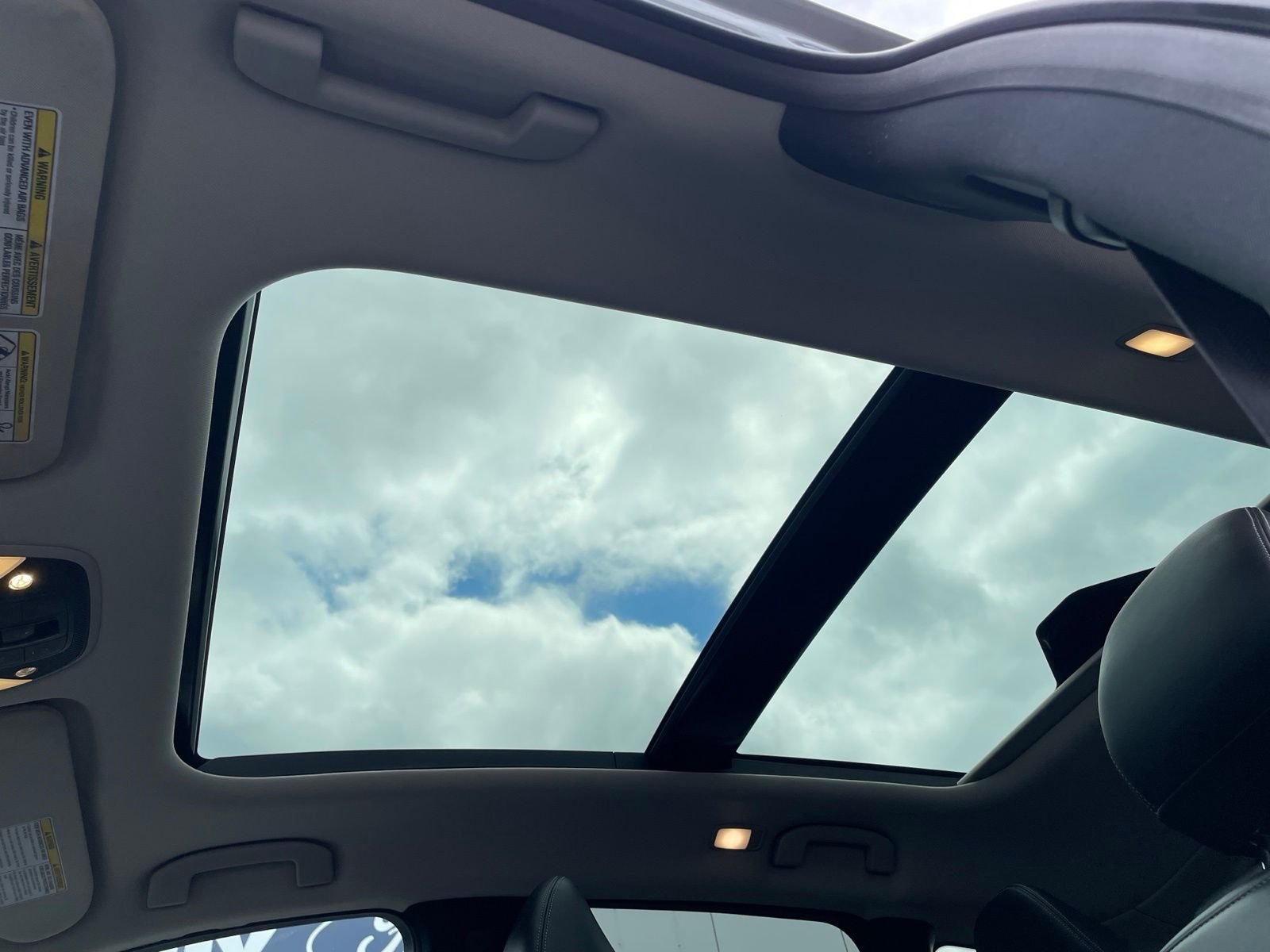 Used 2021 Gray INFINITI LUXE image 10