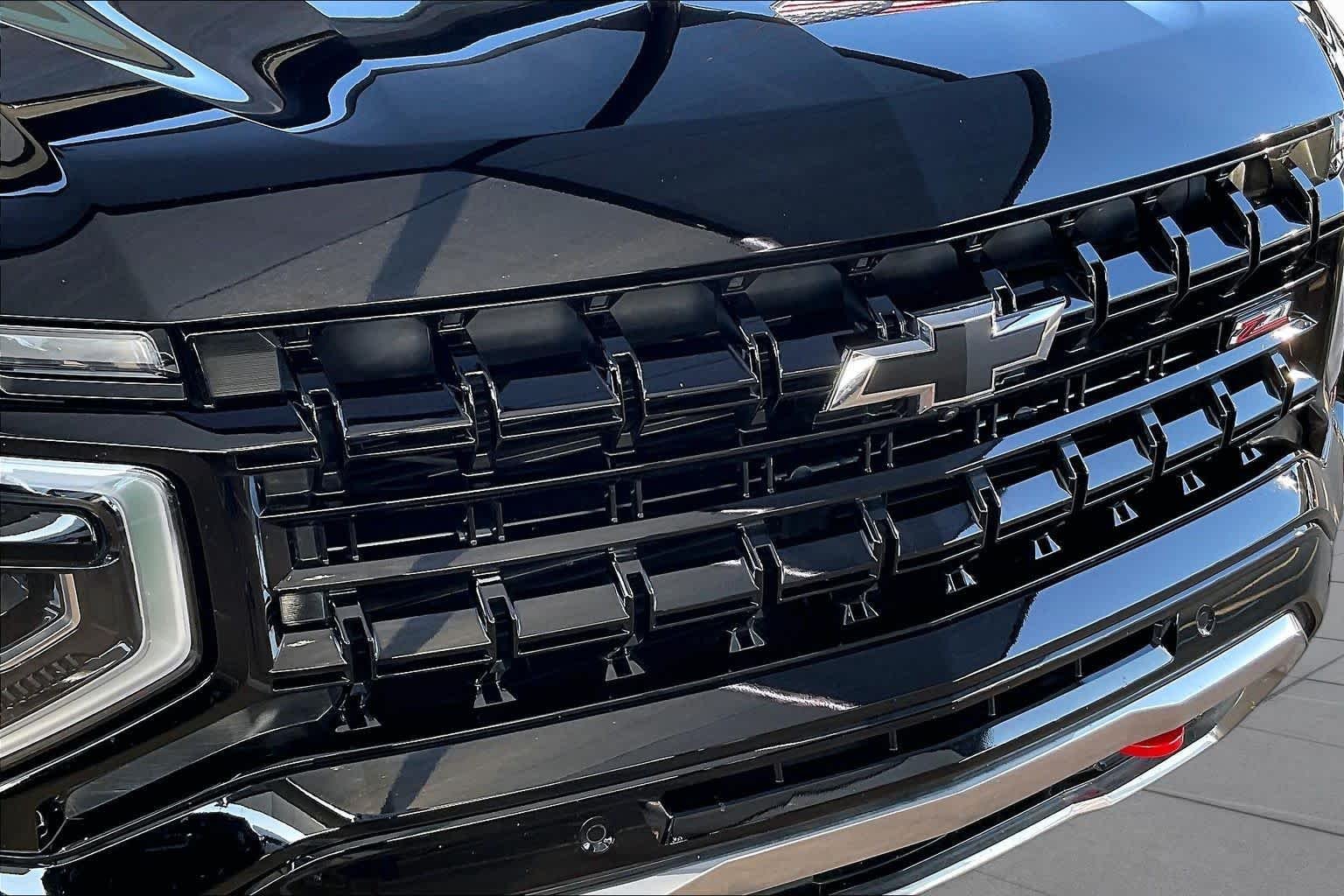 Used 2025 Black Chevrolet Z71 image 30