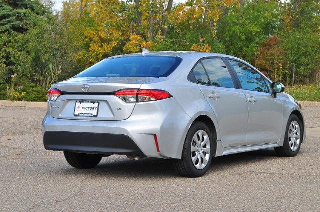 Certified Used 2025 CLASSIC SILVER METALLIC Toyota  image 3