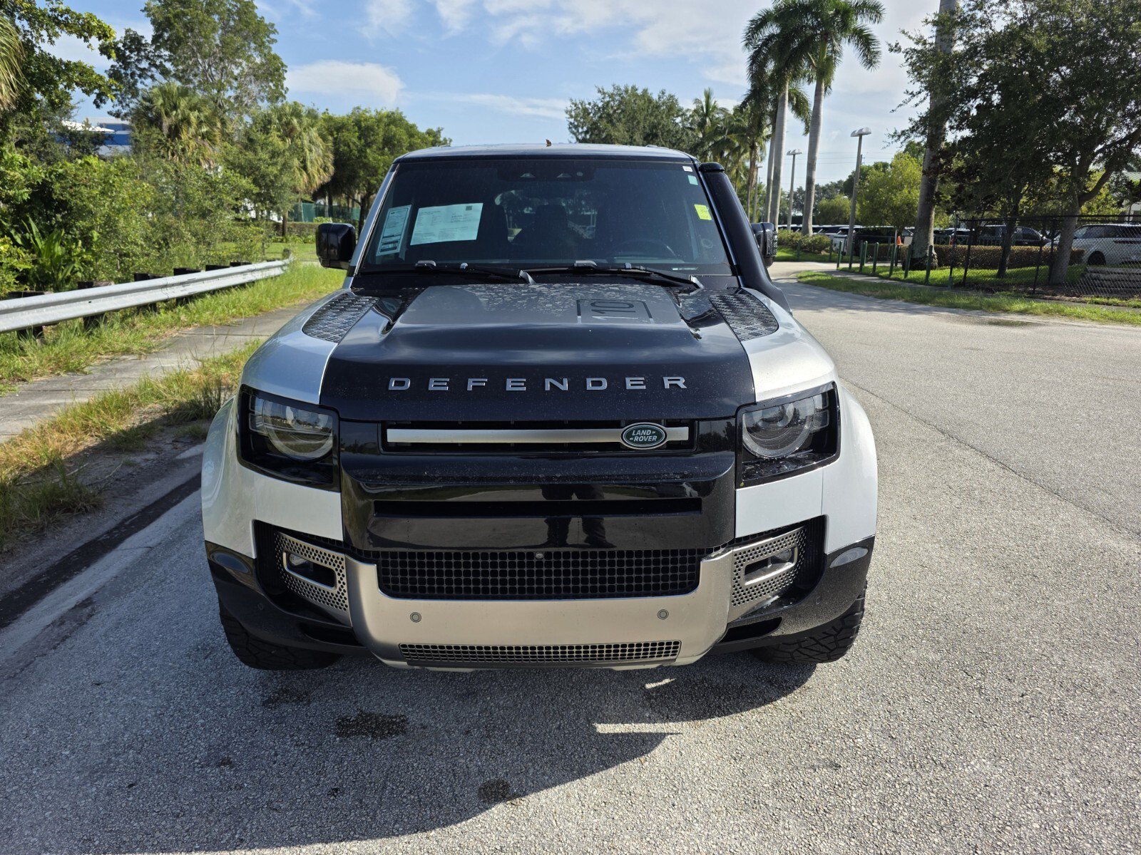 Used 2021 Hakuba Silver Metallic Land Rover 110 X image 8