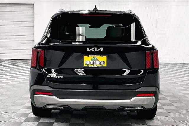Used 2025 Ebony Black Kia SX image 5