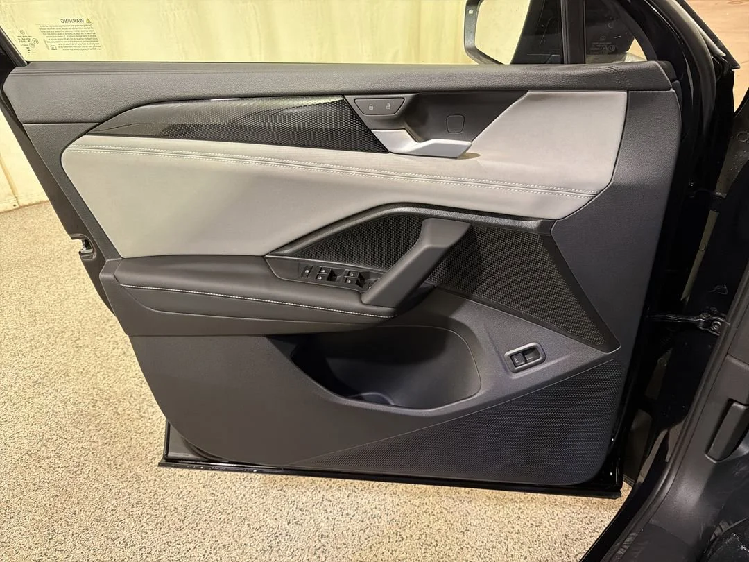 New 2026 Deep Black Pearl Volkswagen SE R-Line Black image 18