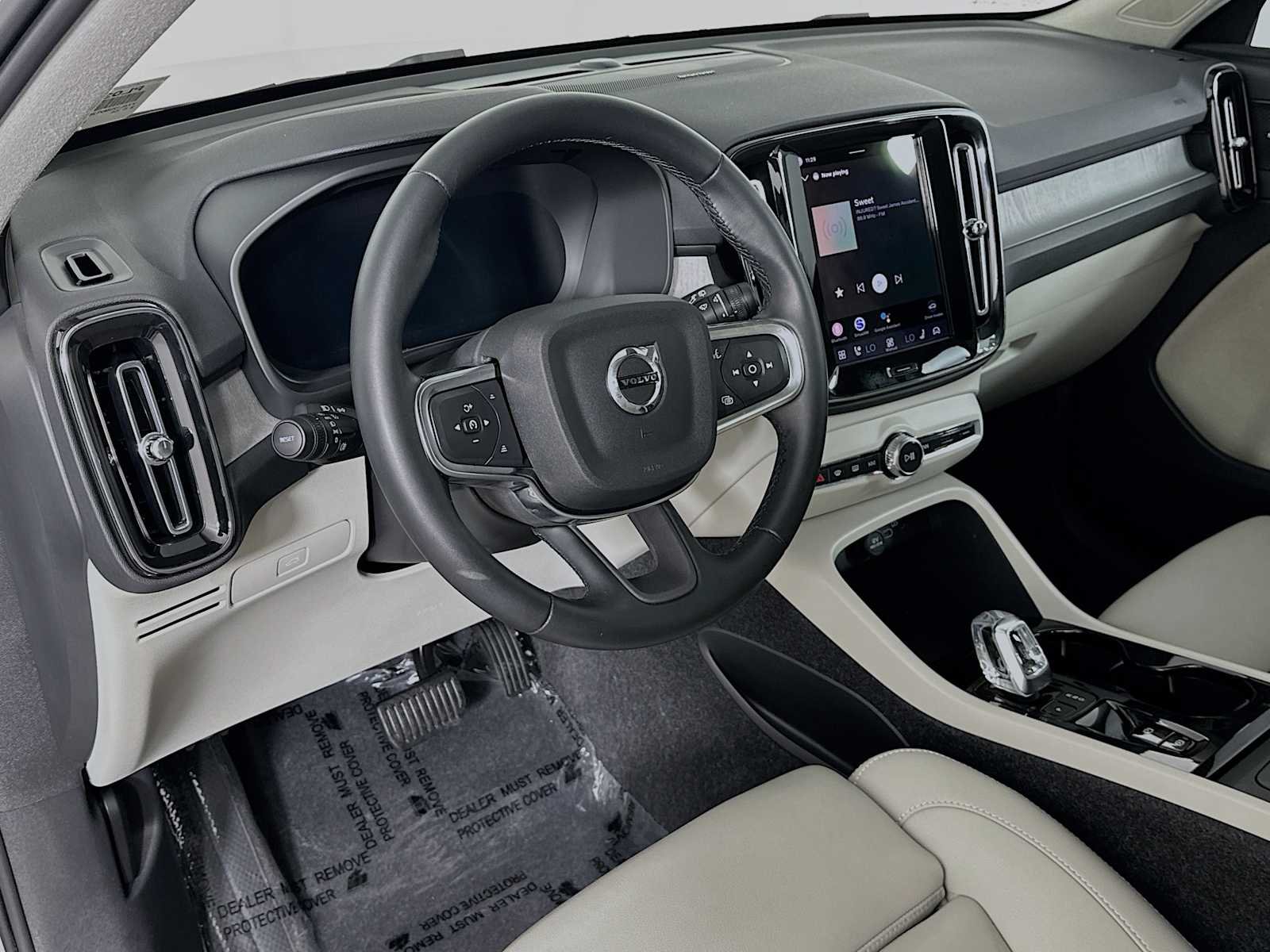 Used 2026 Crystal White Volvo Ultra image 9