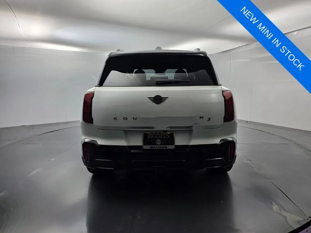 New 2027 White MINI Iconic image 5