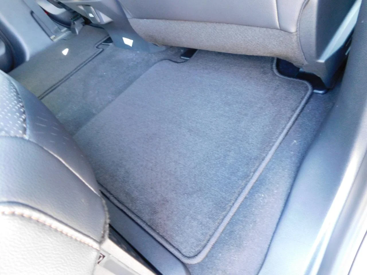 New 2027 Carbonized Gray Metallic Ford F-250® Lariat® image 17