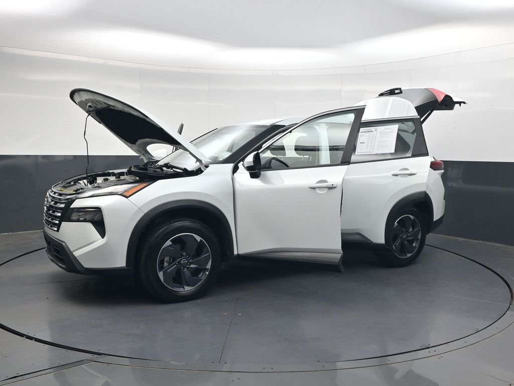 Used 2025 White Nissan SV image 41
