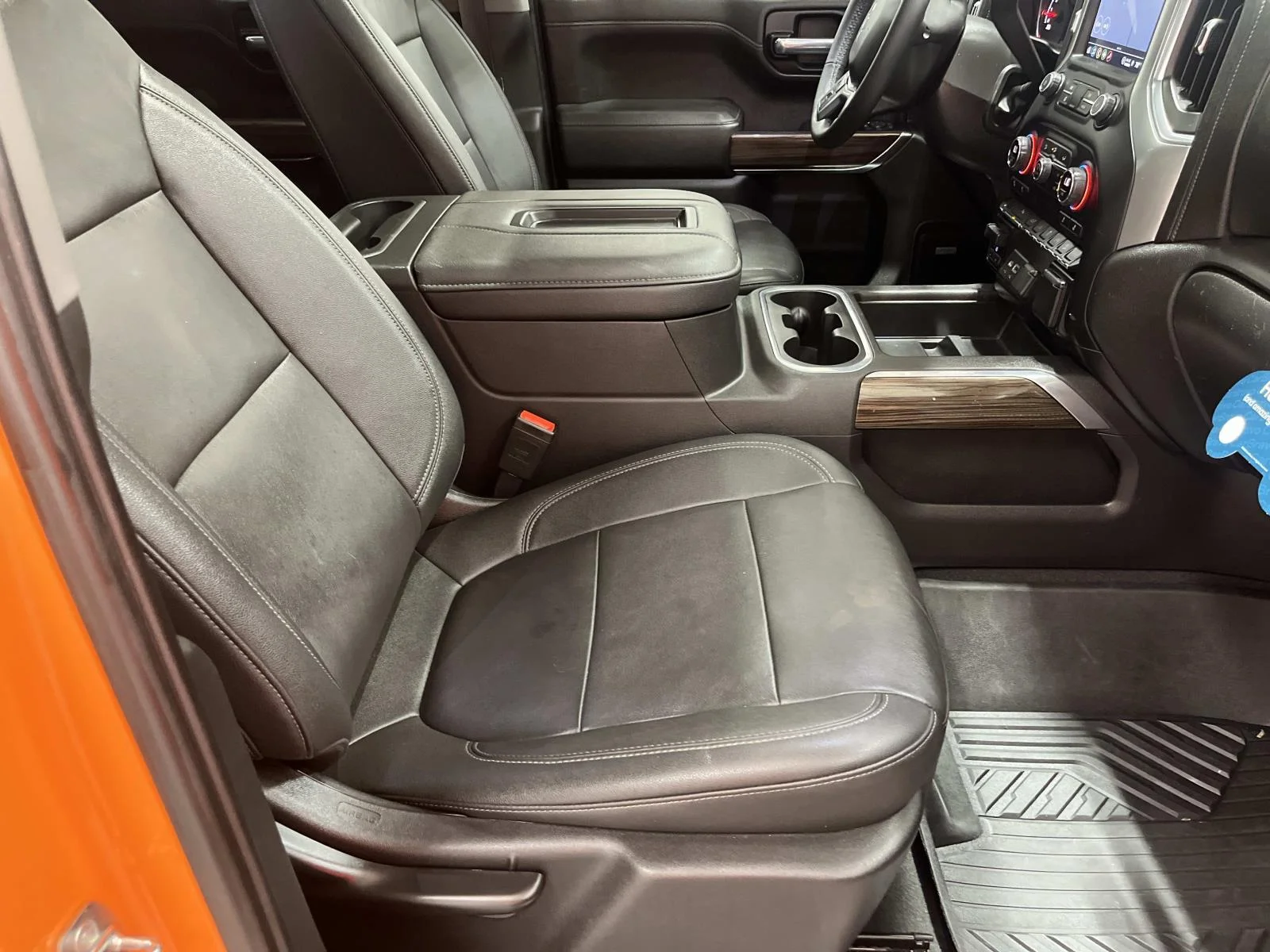 Used 2022 All normally body colored non-sheet metal parts will be black including front fender extensions, cab spoiler on Double & Crew cabs and LT trim door handles. May require extended lead time. Chevrolet LT Trail Boss image 31