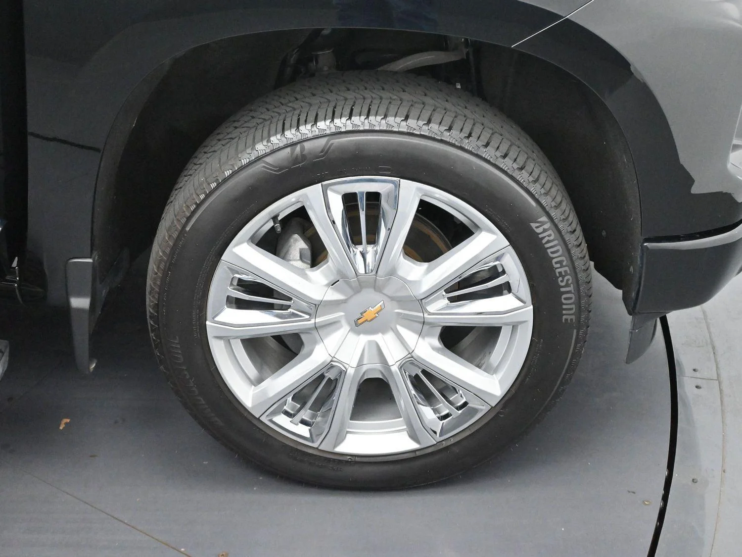 Used 2024 Black Chevrolet High Country image 36