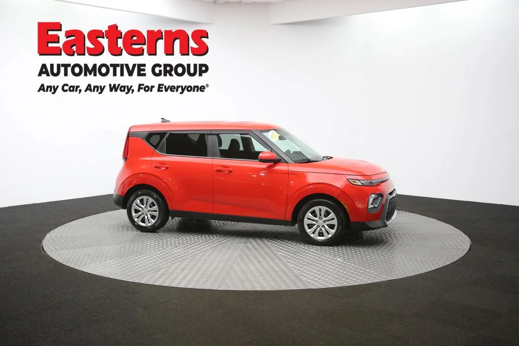 Used 2022 Red Kia LX image 44