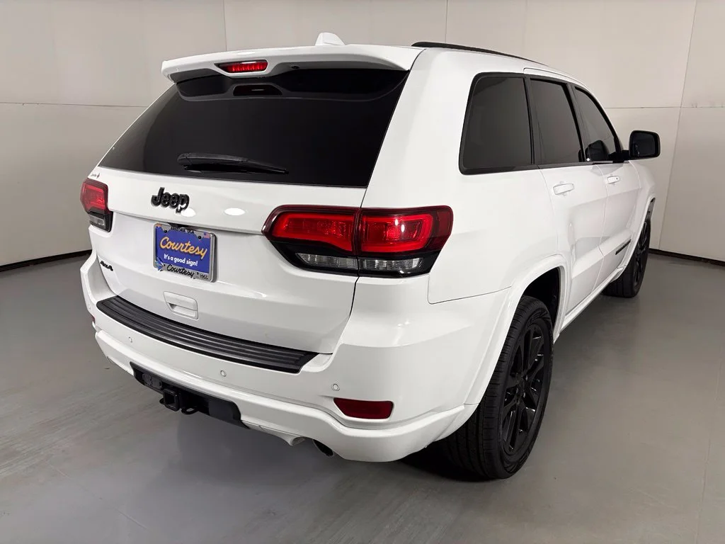 Used 2019 White Jeep Altitude image 8