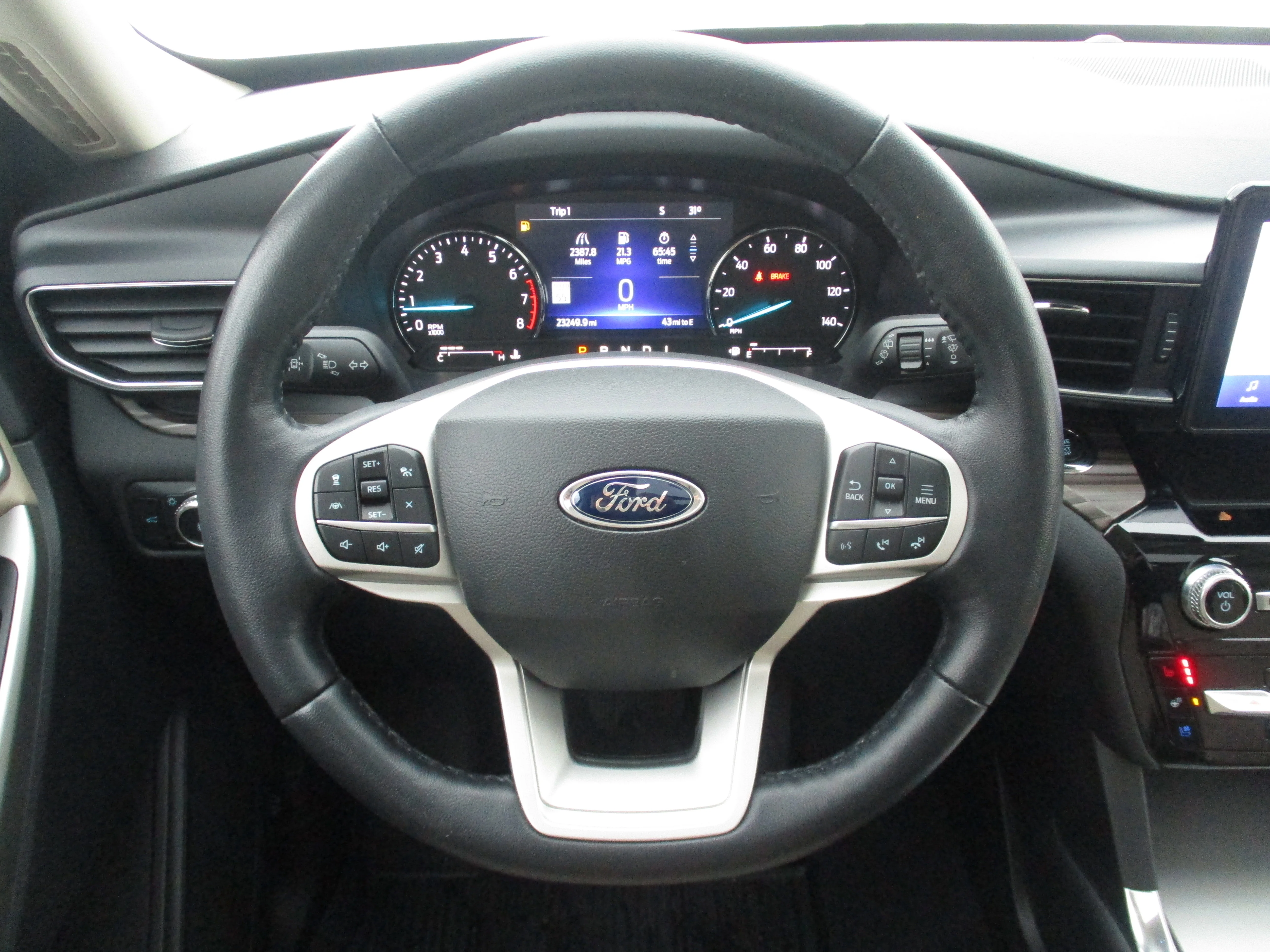 Used 2022 Star White Metallic Tri-Coat Ford Limited image 32