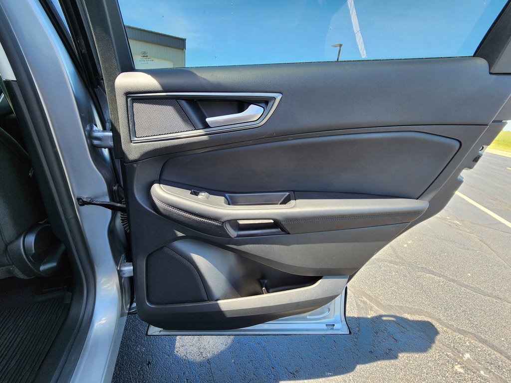 Used 2024 Iconic Silver Metallic Ford SE image 20