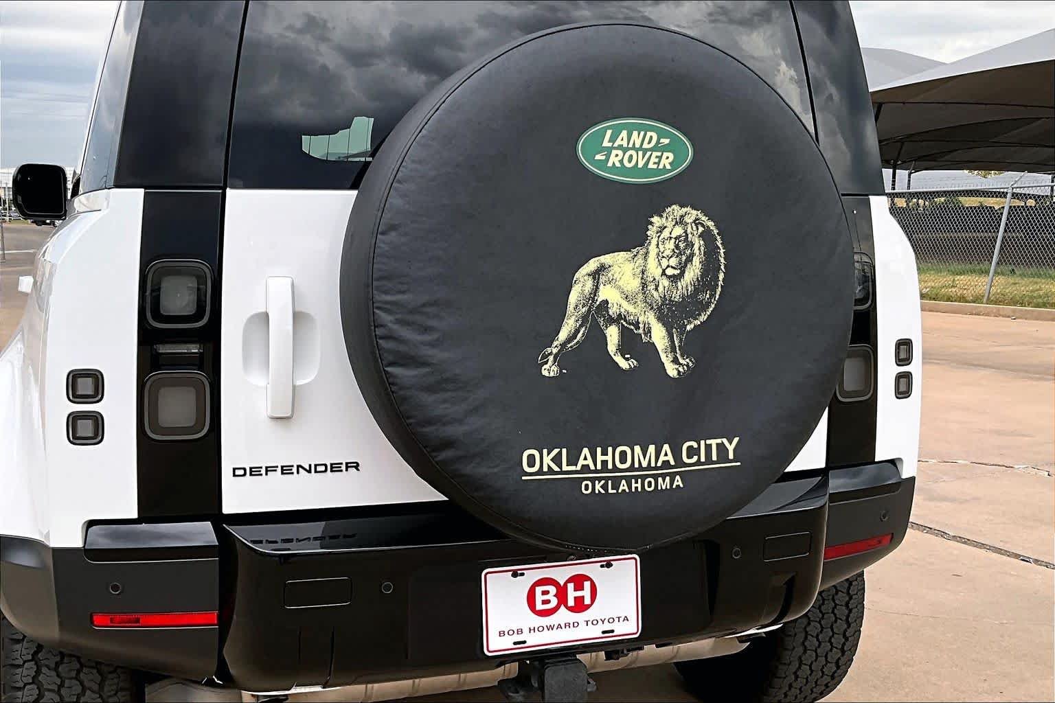Used 2026 Fuji White Land Rover S image 31
