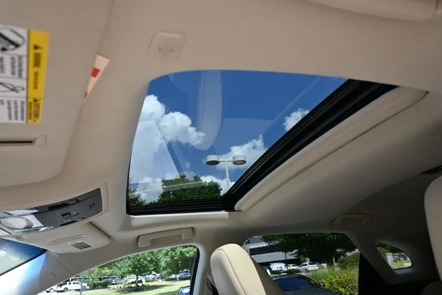 Used 2019 White Lexus 350 image 38