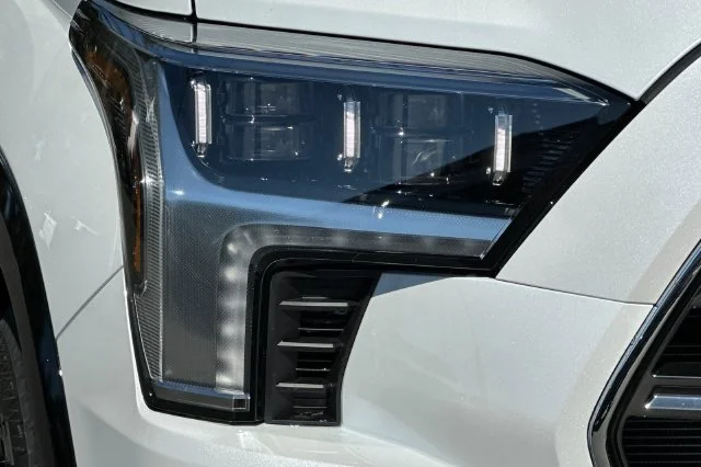 New 2026 Wind Chill Pearl <sup>1</sup> Toyota  Platinum image 31