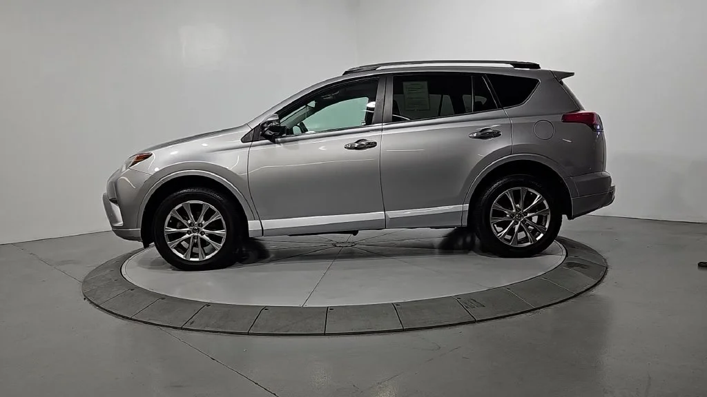 Used 2017 Silver Toyota Platinum image 2
