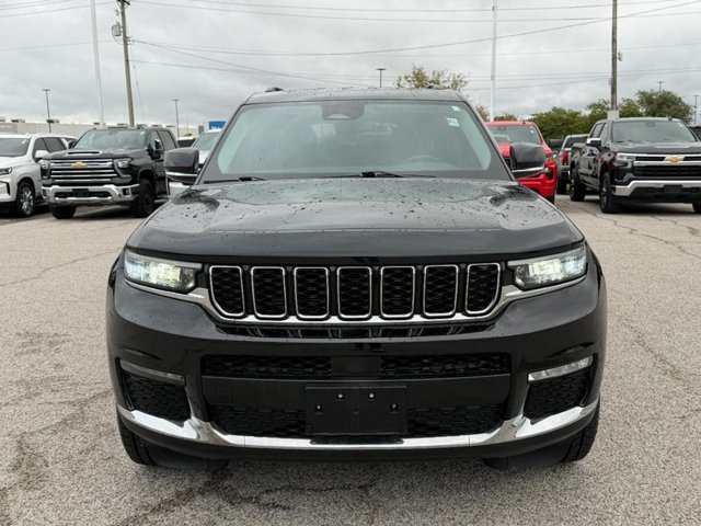 Used 2021 Black Jeep Limited 4x4 image 9