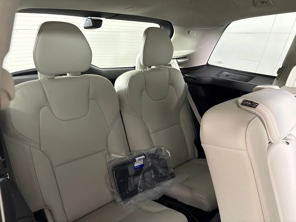 New 2026 Blue Volvo T8 Ultra image 23