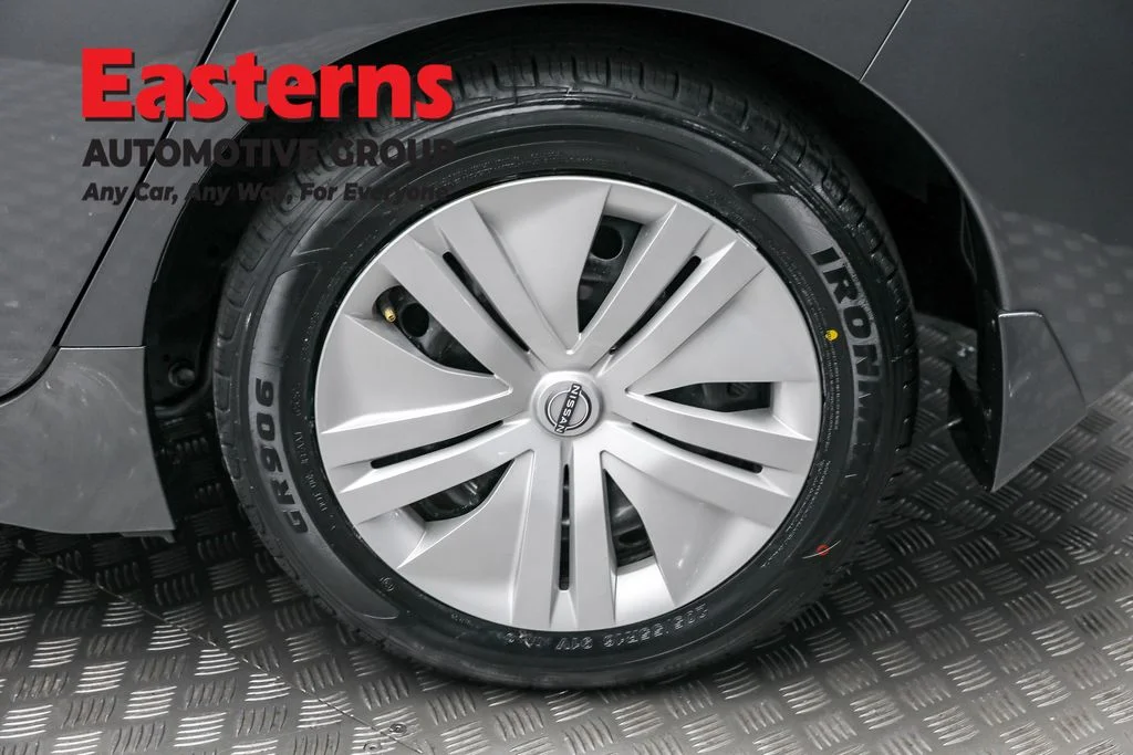 Used 2023 Gray Nissan S image 8