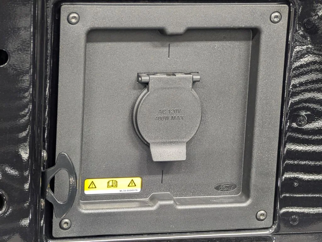 New 2026 Agate Black Metallic Ford XLT image 24