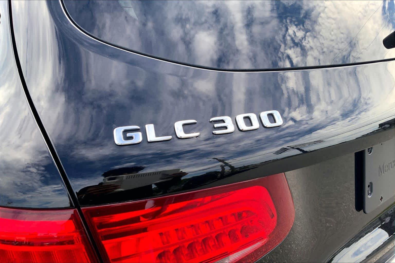 Used 2018 Black Mercedes-Benz GLC 300 image 32
