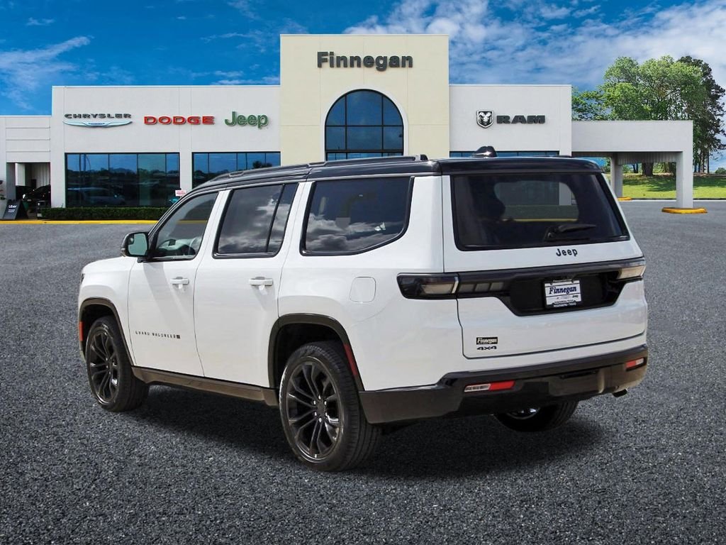 New 2026 Bright White Clear-Coat Exterior Paint Jeep Summit Reserve image 4