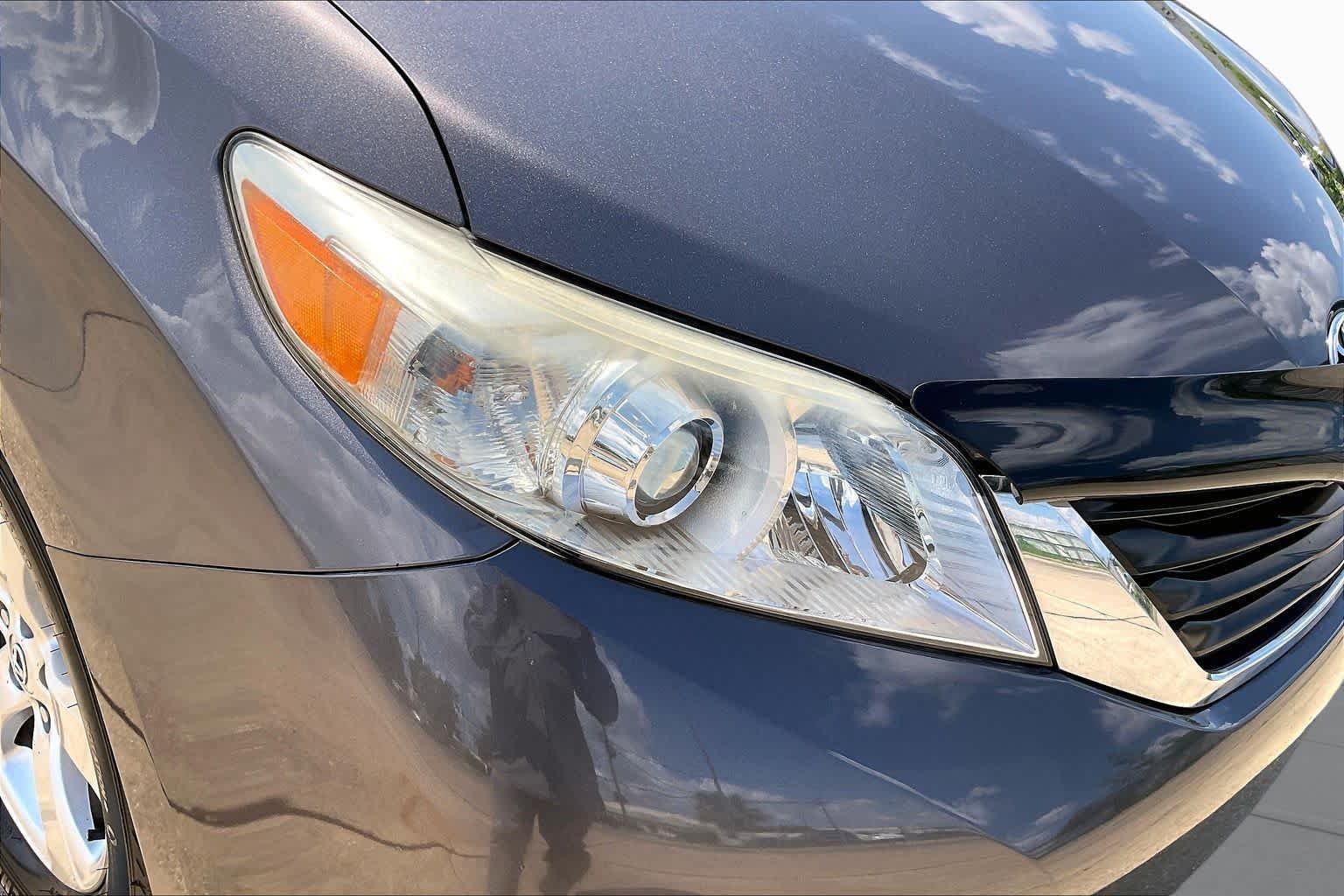 Used 2013 Predawn Gray Mica Toyota LE image 28