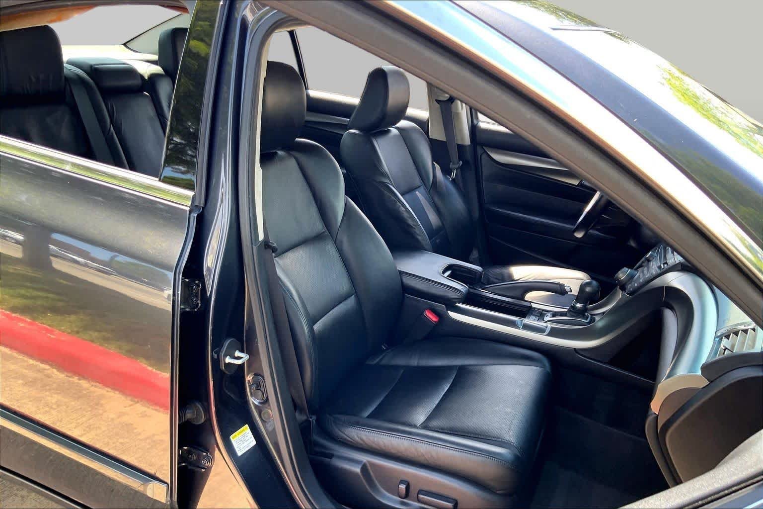 Used 2012 Graphite Luster Metallic Acura Tech Auto image 9
