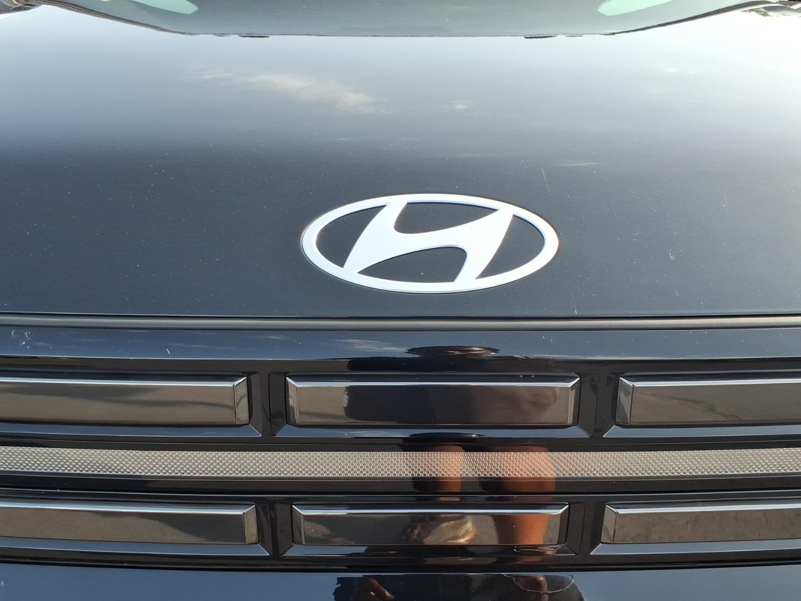 Certified Used 2025 Phantom Black Pearl Hyundai Limited image 11
