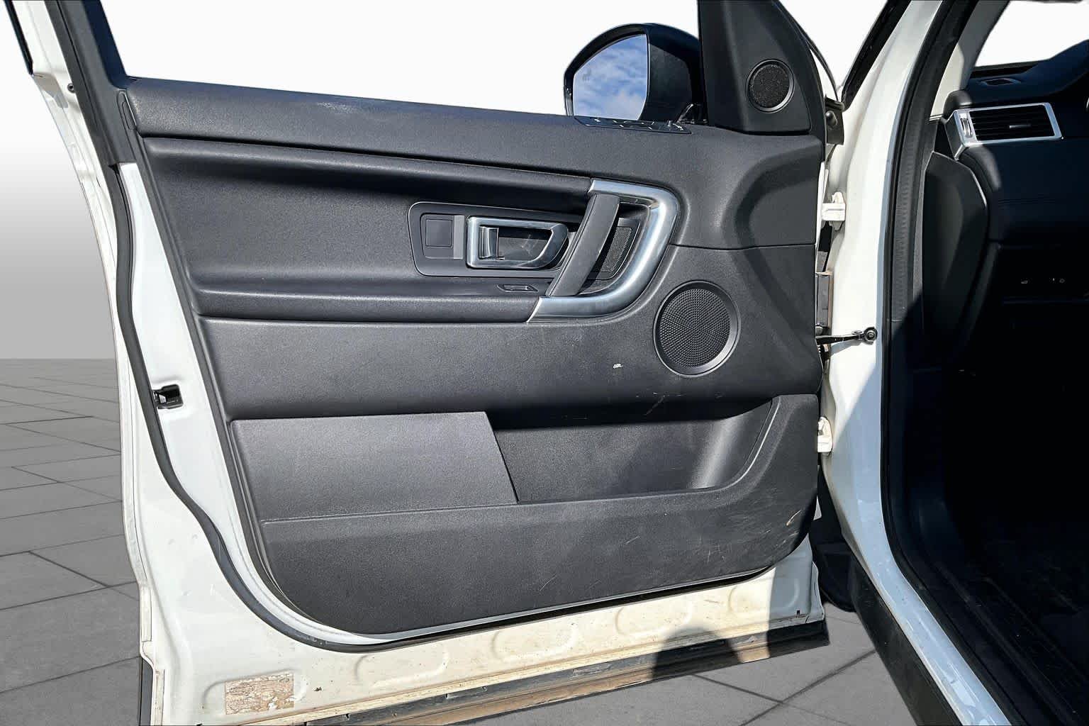 Used 2018 Fuji White Land Rover SE image 22