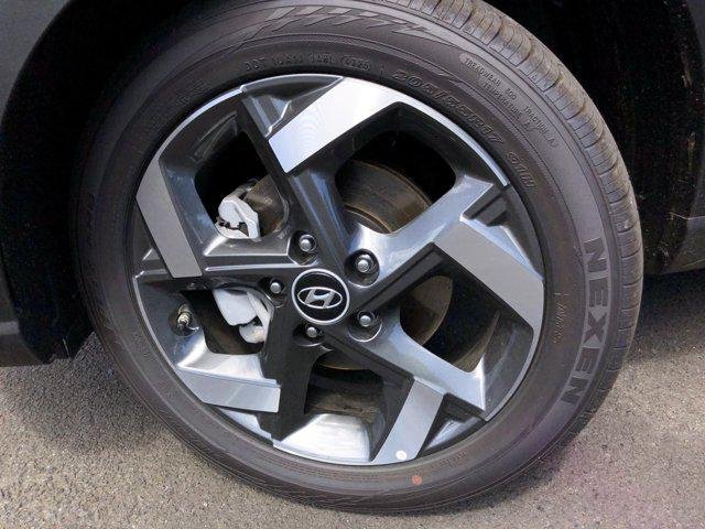 New 2026 Black,Onyx Hyundai SEL image 10