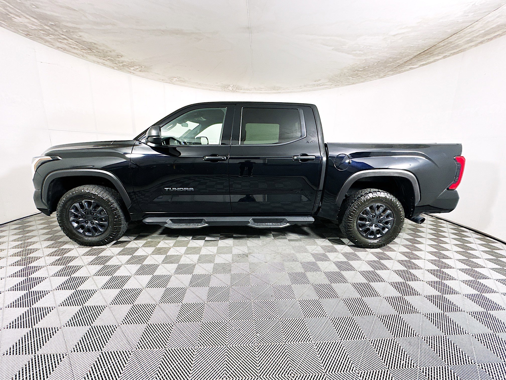 2025 Toyota Tundra thumbnail 8