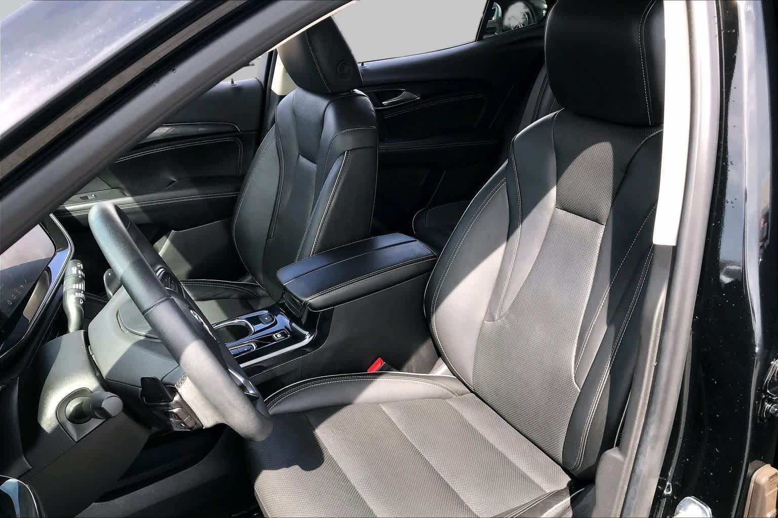 Pre-Owned 2021 Buick Envision Essence