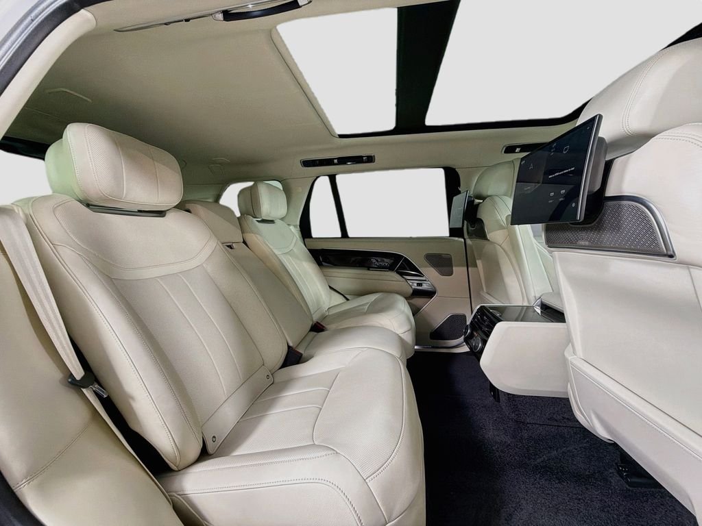 Certified Used 2024 White Land Rover Autobiography image 30