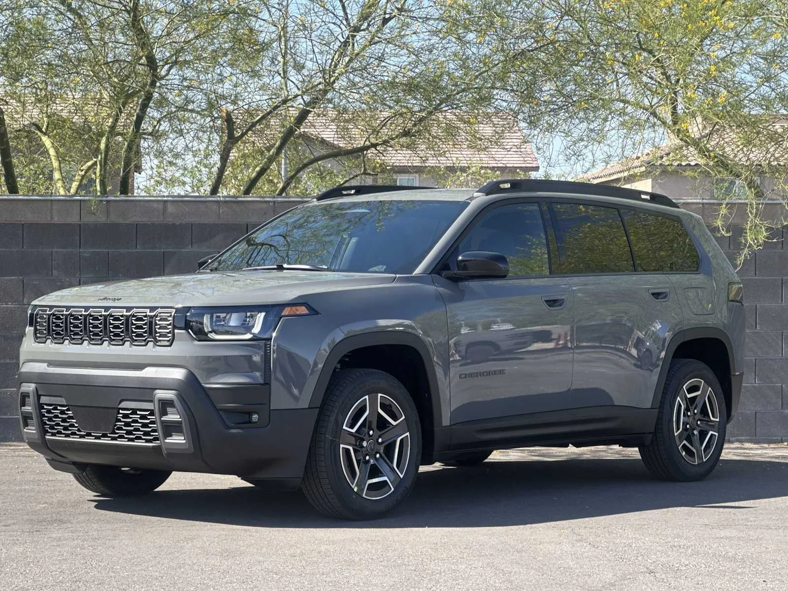 New 2026 Sting-Gray Clear-Coat Exterior Paint Jeep Laredo image 4