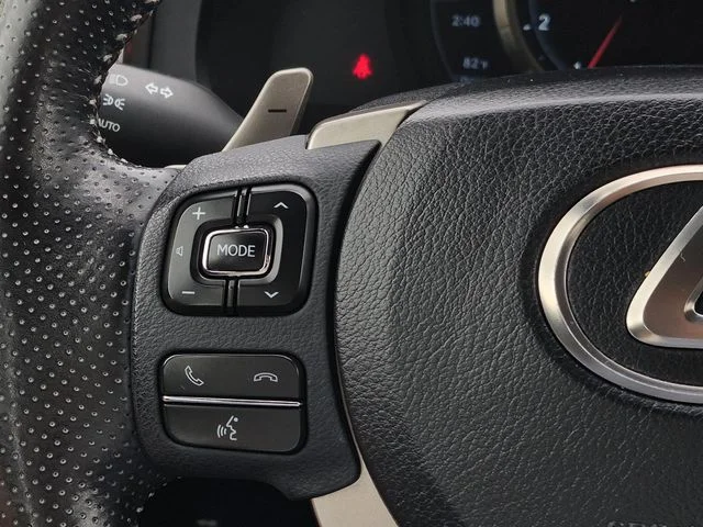 Used 2020 Ultra White Lexus 300 image 25