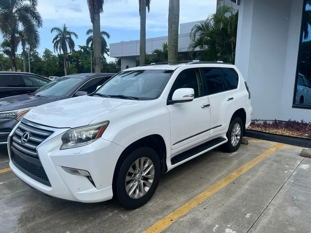 Used 2014 Starfire Pearl Lexus 460 image 6