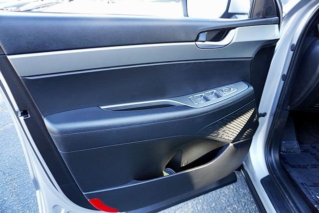 Used 2025 Silver Hyundai SEL image 23