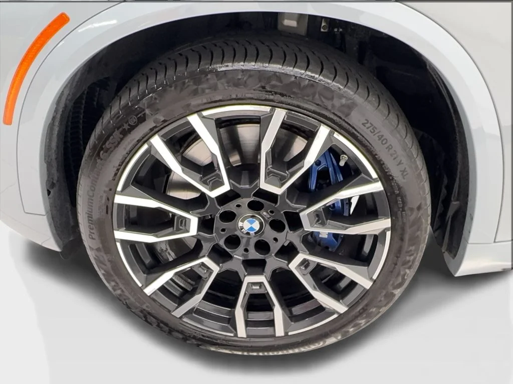 Used 2025 Gray BMW M60i image 12