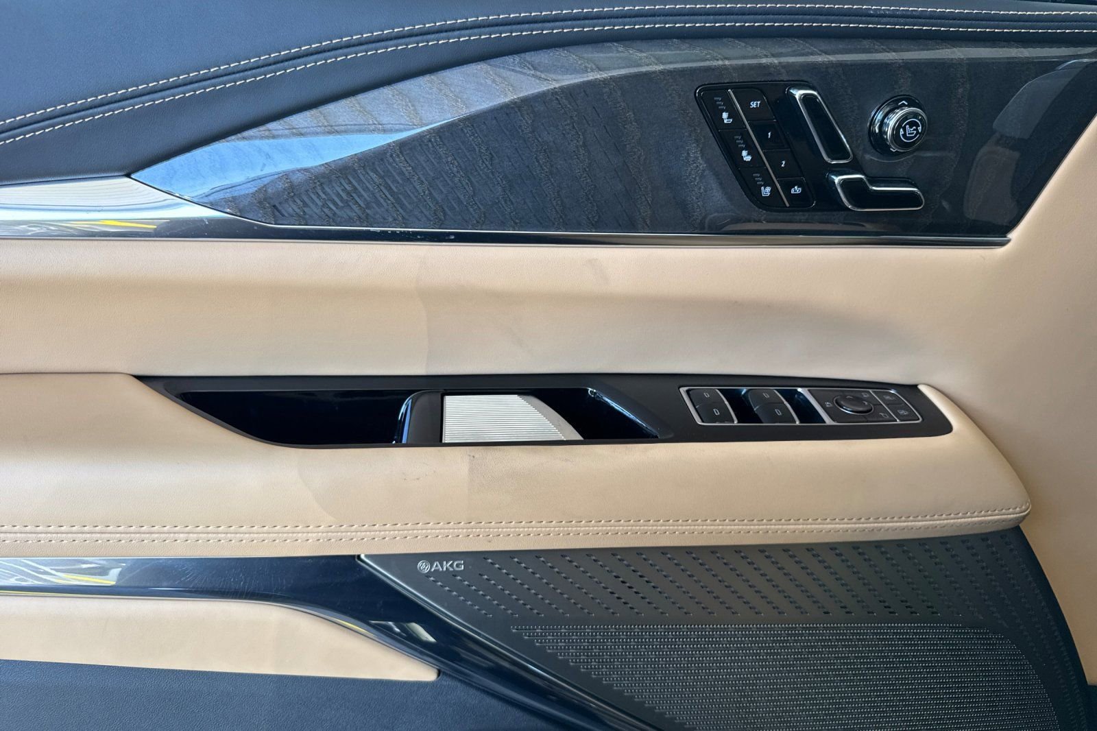 2025 Cadillac Escalade IQ Sport 2 - Photo 11