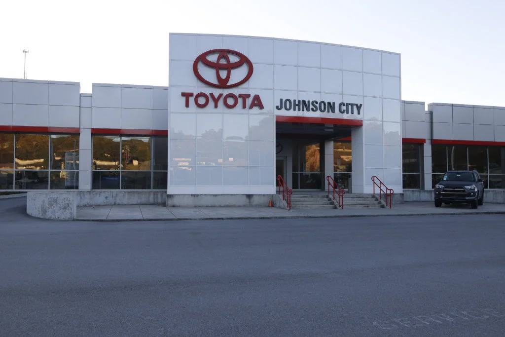 Used 2024 Silver Toyota Platinum image 4