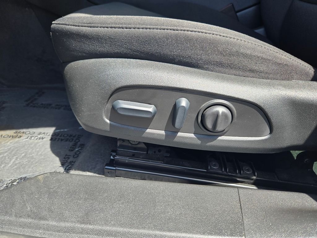 Used 2024 White Chevrolet LT image 12