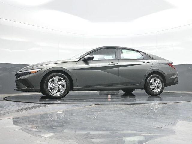 New 2026 Gray Hyundai SE image 21