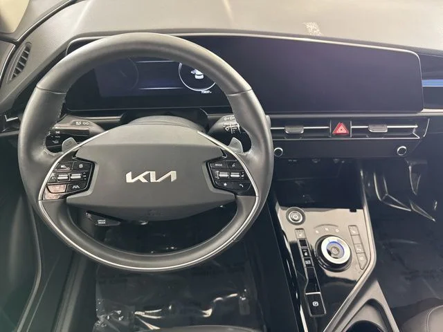 Used 2023 Gray Kia Wind image 24