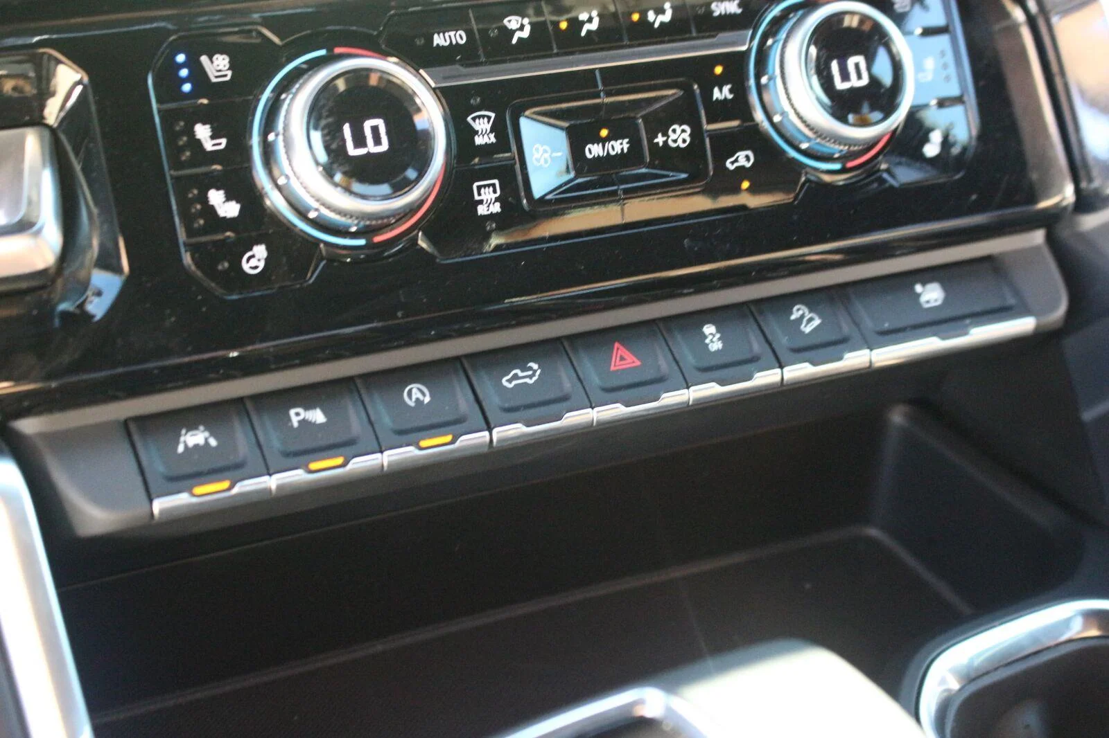 Used 2024 Onyx Black GMC Denali Ultimate image 26